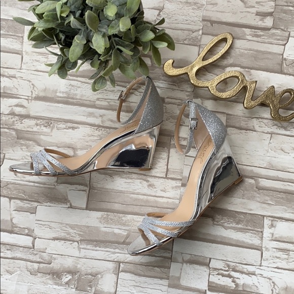 jewel badgley mischka hunt evening wedge sandals